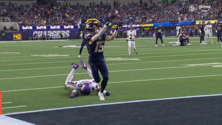 Madd Ladd! Herbert unloads 27-yard dot to WR for a TD