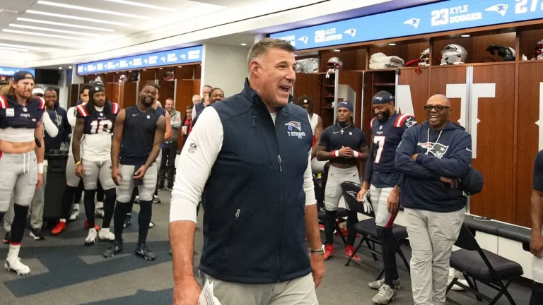 Inside the Patriots Locker Room After Fifth Straight Win vs. Browns New England Patriots