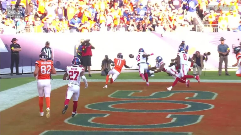 Oh he got it! Franklin catches ricochet pass for TD