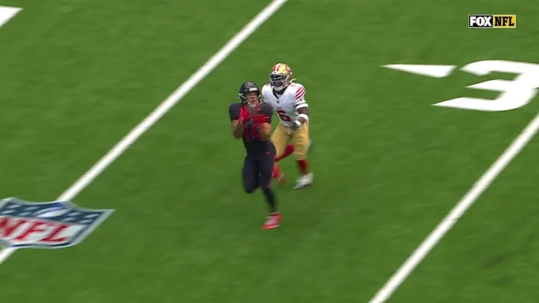 Stroud drops a deep pass in the bucket to Jaylin Noel