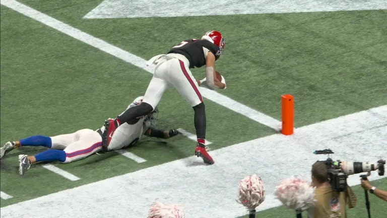 So close! London nearly scores 40-yard TD before halftime