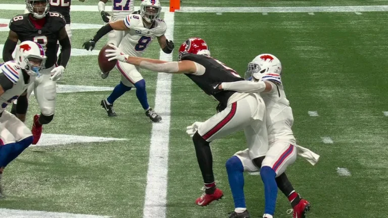 London with the Extension! WR secures TD with ease