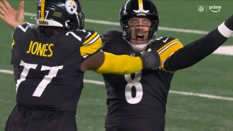 A Rodgers Classic! QB throws 68-yard TD late in the game