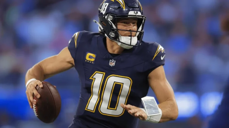Justin Herbert’s best plays from 3-TD game vs. Vikings Week 8