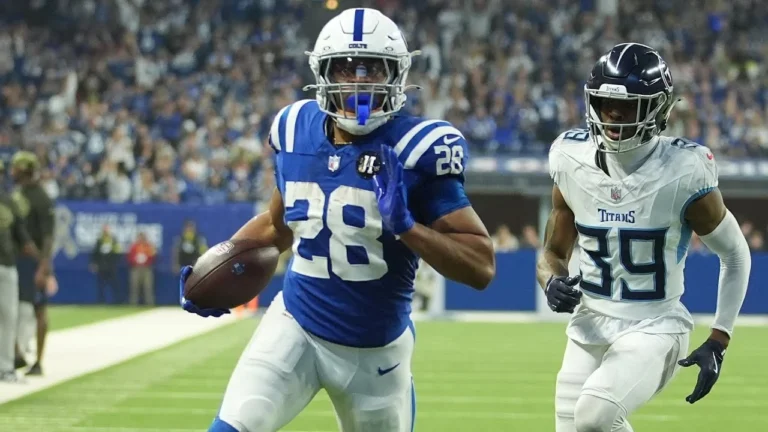 Jonathan Taylor’s best plays from 3-TD game vs. Titans Week 8