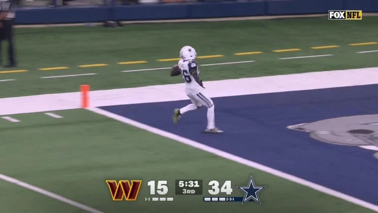 Bland Pick-SIX! CB jumps Mariota’s pass for MASSIVE turnover