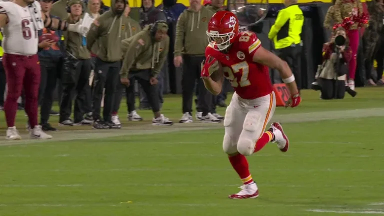 Kelce goes from blocking to running for 38-yard pickup