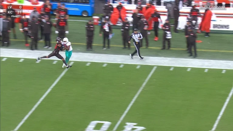 Ewers throws a dime on 40-yard pickup