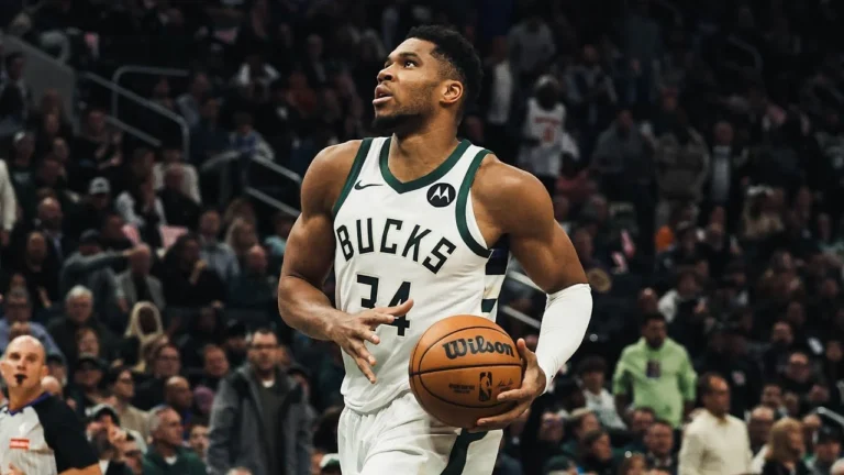 Highlights: Giannis Antetokounmpo Scores 37 Points vs. Knicks 10.28.25