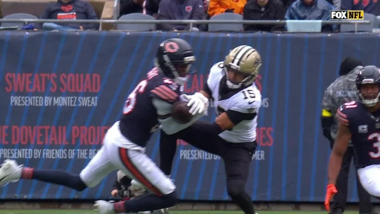 Wright jumps Rattler’s pass for a Bears’ INT