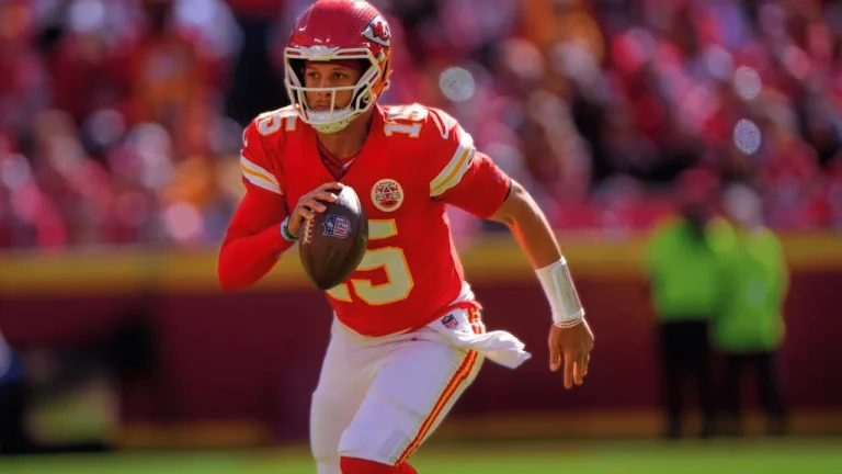 Patrick Mahomes’ best plays from 3-TD game vs. Raiders Week 7