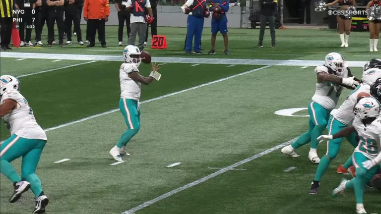 Tua pinpoints wide-open Achane for TD connection