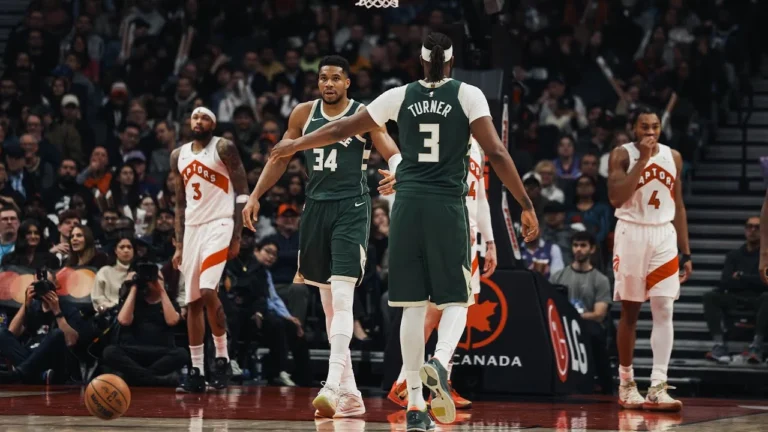 Highlights: Bucks 100 – Raptors 128 11.04.25