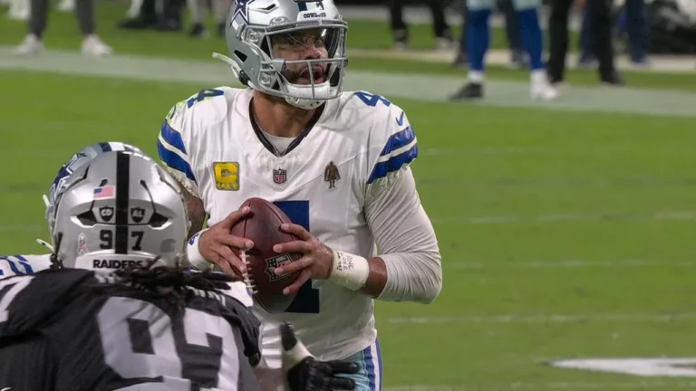 Prescott looks for Ferguson on Fourth-Down TD