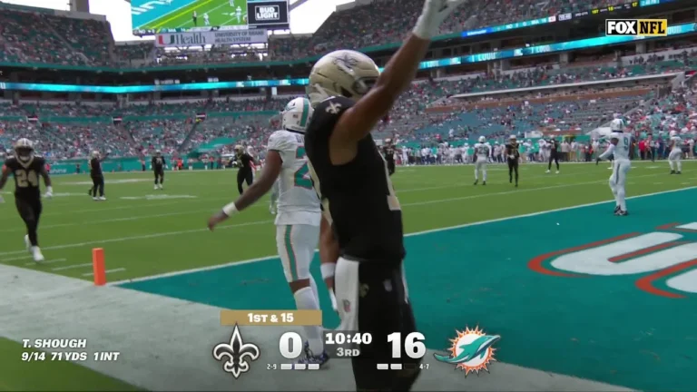 Shough steps up and pinpoints Olave for a Saints’ TD