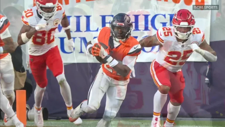 Mahomes picked off! JaQuan McMillian with the redzone interception