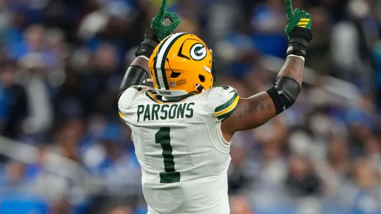 Micah Parsons’ best plays from 2.5-sack game vs. Lions Week 13