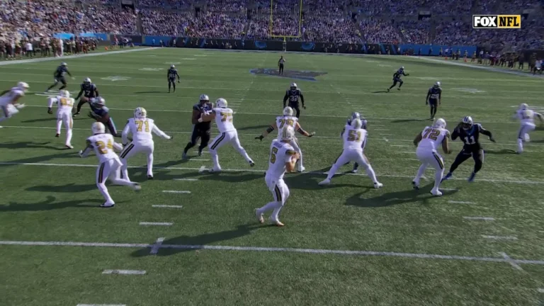 Shough avoids traffic and hits Juwan for big pickup