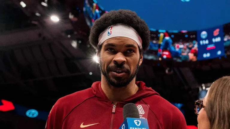 Cavs at Wizards Jarrett Allen with Serena Winters 11.7.2025