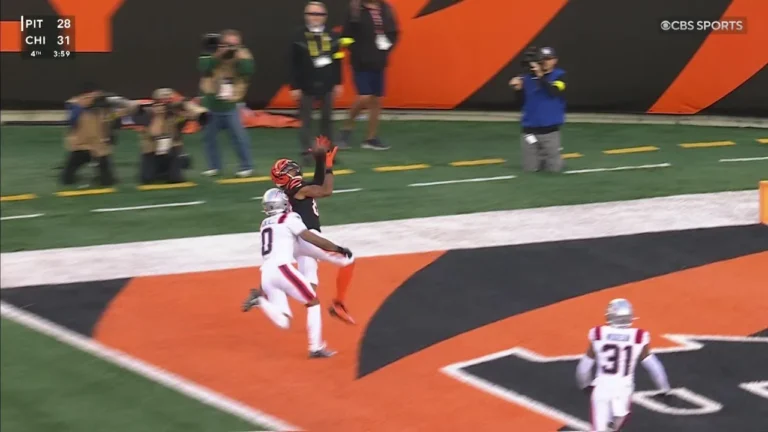 Flacco puts up a dime for Tinsley on a Cincy TD