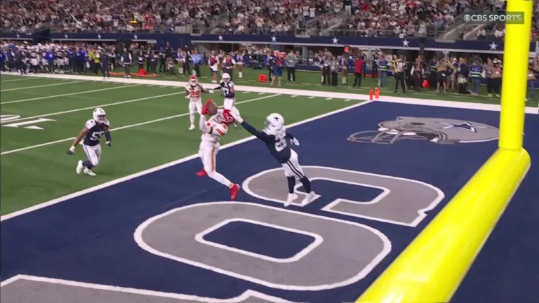 Mahomes throws it up for Rice on fourth-down TD