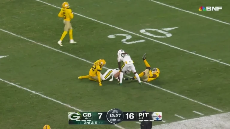 Every catch from Tucker Kraft’s 143-yard, 2 TD game vs. Steelers Week 8