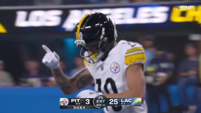 Rodgers dials up Wilson for Steelers’ TD