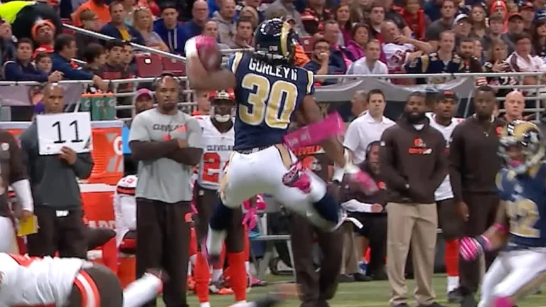Todd Gurley Breaks Record For Most Rushing Yards In First 4 Starts