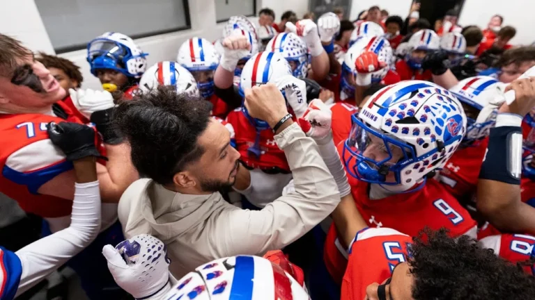 Talanoa Hufanga delivers pregame speech at Voice of the Broncos Dave Logan’s HS playoff game