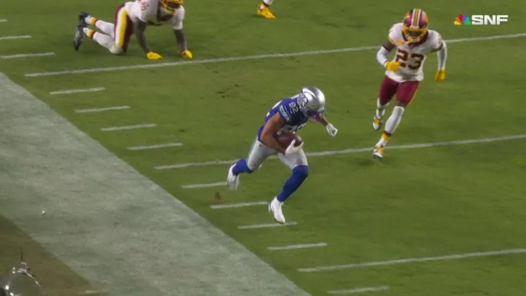 60-yard TD! Cody White extends SEA lead