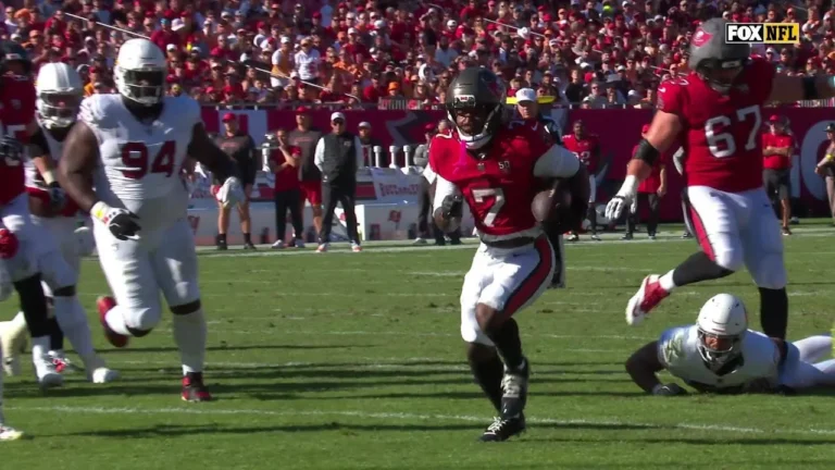 Bucky TD! RB scores on speedy run