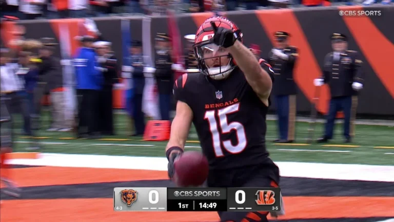 98-yards!!! Charlie Jones scores on opening kickoff
