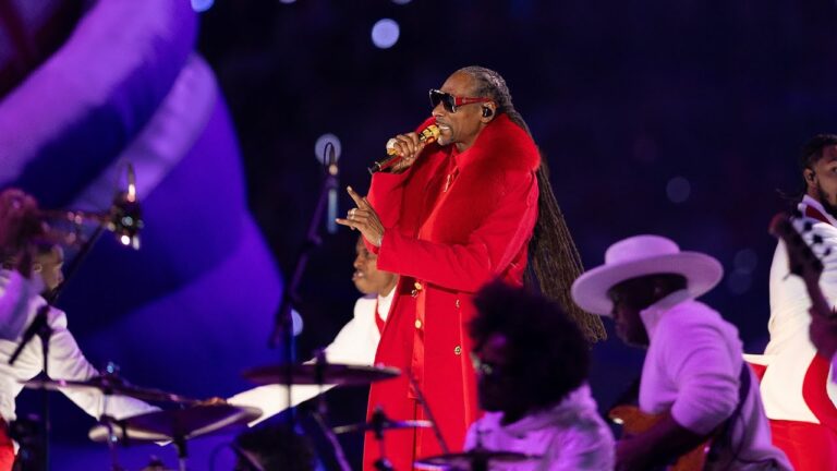 Snoop Dogg Christmas Day FULL Halftime Show (ft. Lainey Wilson & HUNTR X)