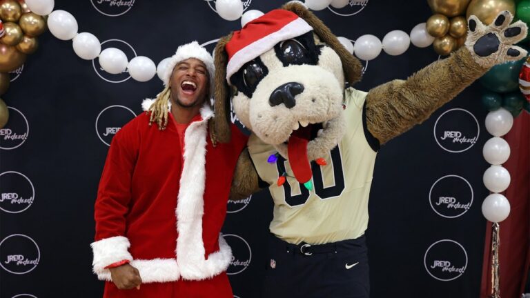Saints players spread holiday cheer during 2025 Month of Giving New Orleans Saints