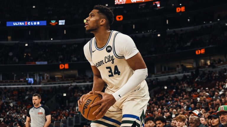 Highlights: Giannis Antetokounmpo Scores 29 Points vs. Bulls 12.27.25