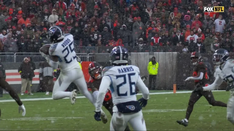 Xavier Woods picks off Shedeur Sanders