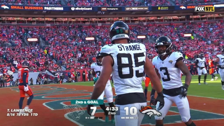 Lawrence dials up Strange for a Jags’ TD
