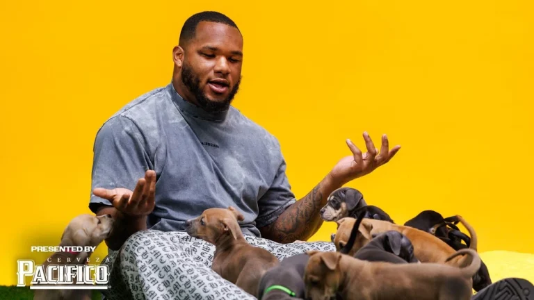 NFL Pro Da’Shawn Hand Plays With Puppies LA Chargers