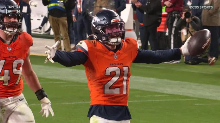 Denver INT! Moss snags Love’s tipped pass