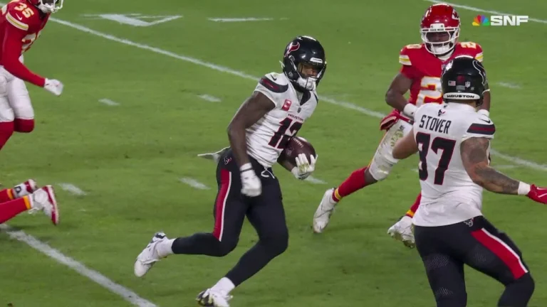 Collins picks up major YAC, sets up Houston TD