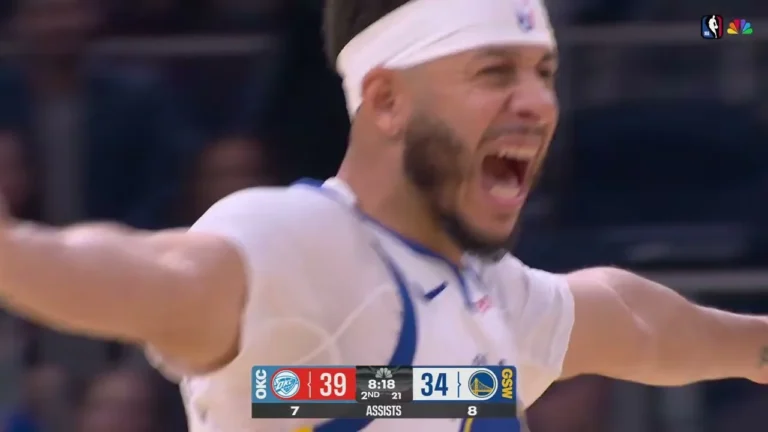 Seth Curry Checks In For His First Warriors Game