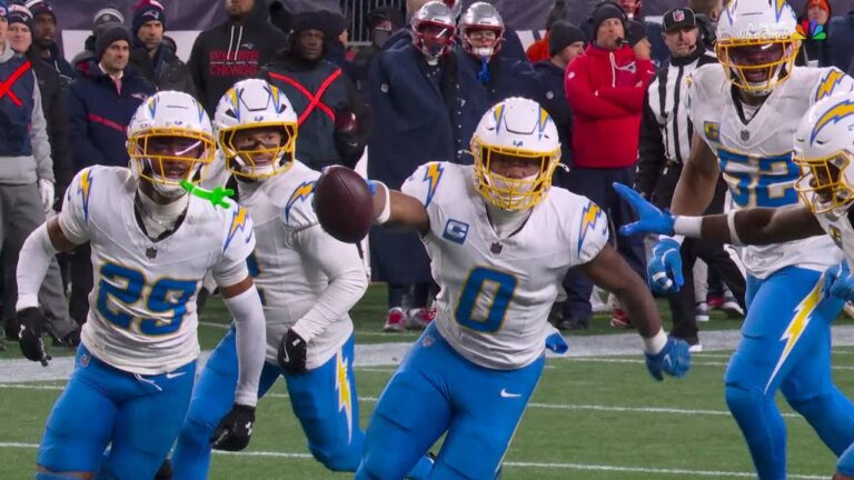 Chargers’ INT! Bolts snag Maye’s tipped pass for a turnover