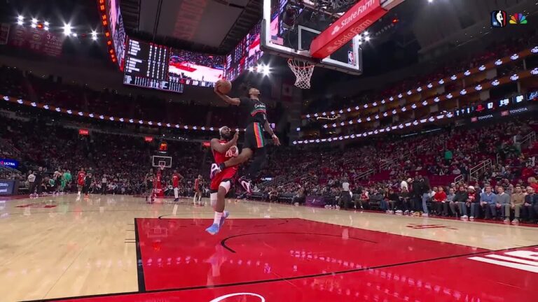 Stephon Castle Throws Down AND-1 WINDMILL