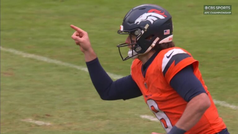 Stidham 52-yard pass!
