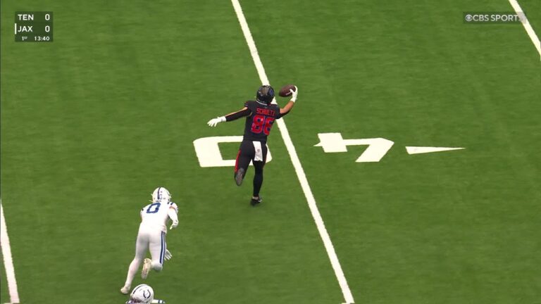 Dalton Shultz only needs one hand