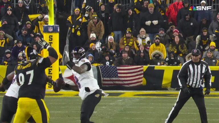 50-yard TD! Lamar escapes pressure and hits Flowers