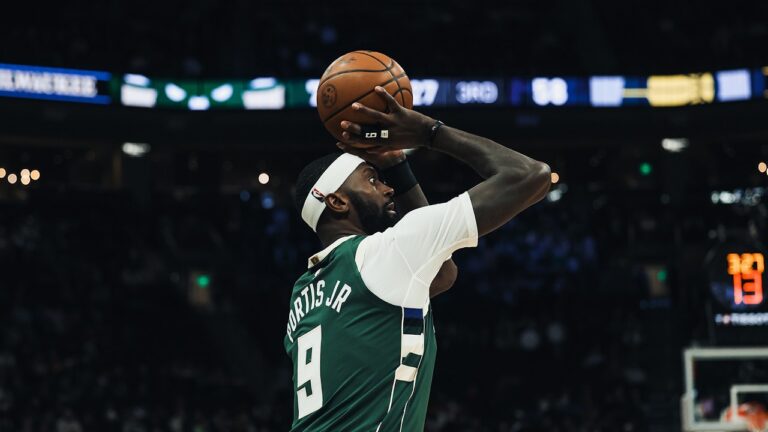 Highlights: Bobby Portis 21 points vs. Pacers 12.29.25