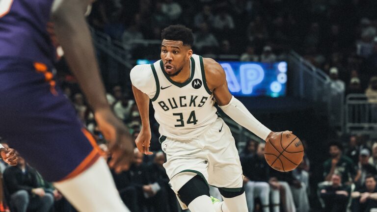 Highlights: Giannis Antetokounmpo Scores 22 Points vs. Suns 03.10.26