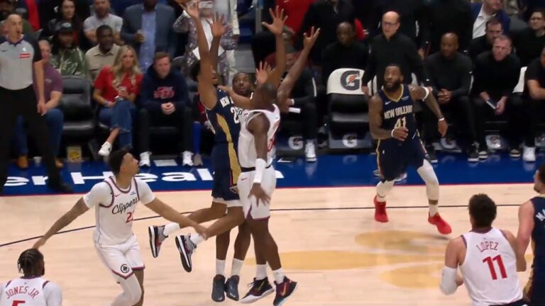 Trey Murphy III Ends Half w Absolute Rainbow vs. Clippers