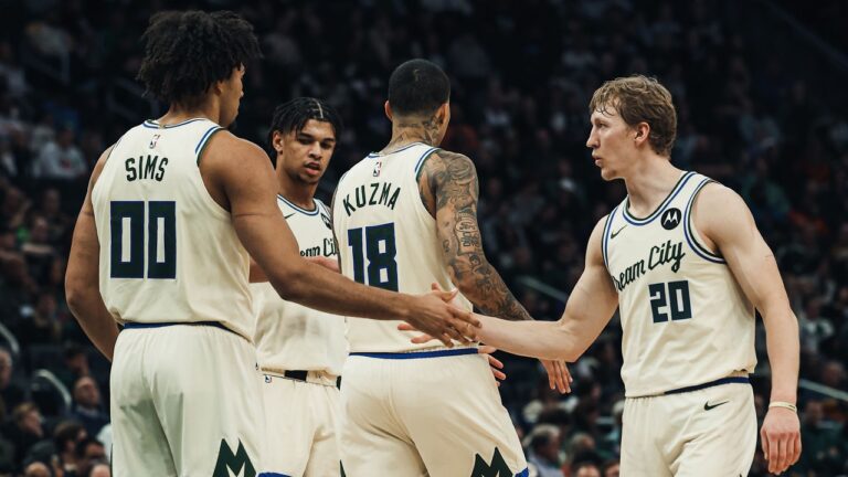 Highlights: Bucks 125 – Pistons 108 04.10.26